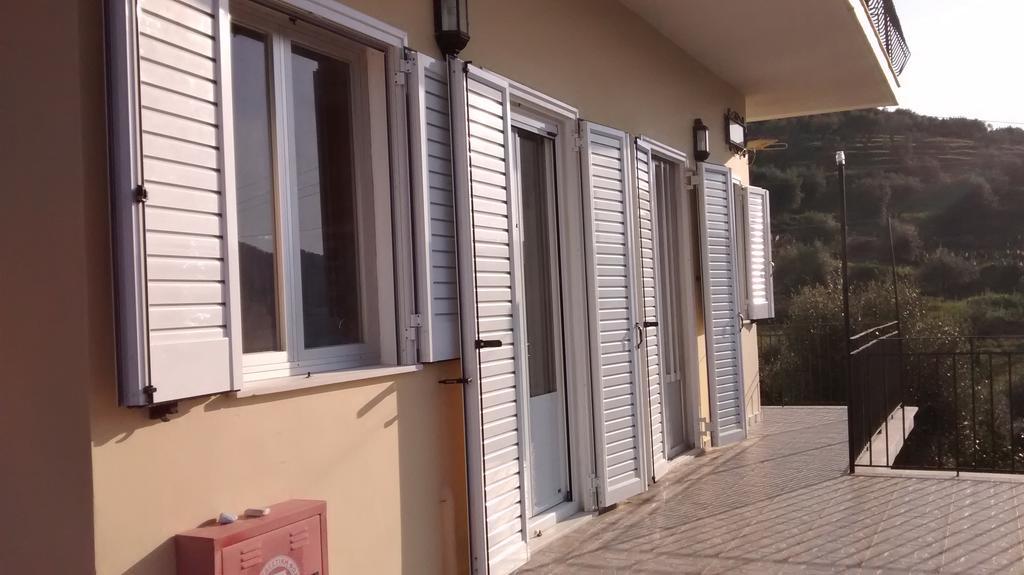 Olympia House Apartment Вати Екстериор снимка