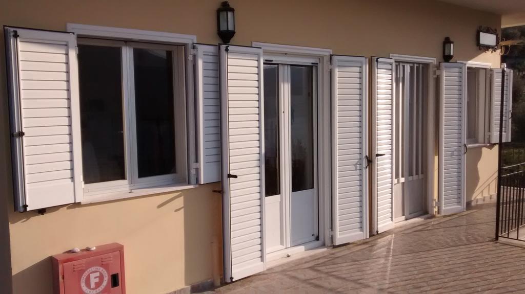 Olympia House Apartment Вати Екстериор снимка